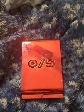ONE/SIZE Metallic Red Compact Makeup Palette